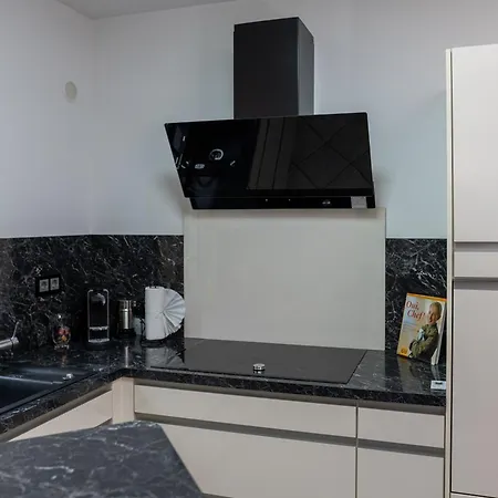 Holiday home Ganzes In Mit Garage Und Fussbodenheizung *