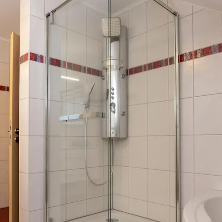 Ganzes In Mit Garage Und Fussbodenheizung Leipzig