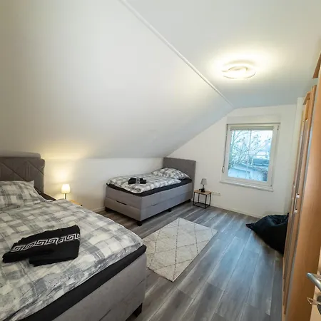 Ganzes In Mit Garage Und Fussbodenheizung Holiday home Leipzig