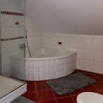 Ganzes In Mit Garage Und Fussbodenheizung Nyaraló Lipcse
