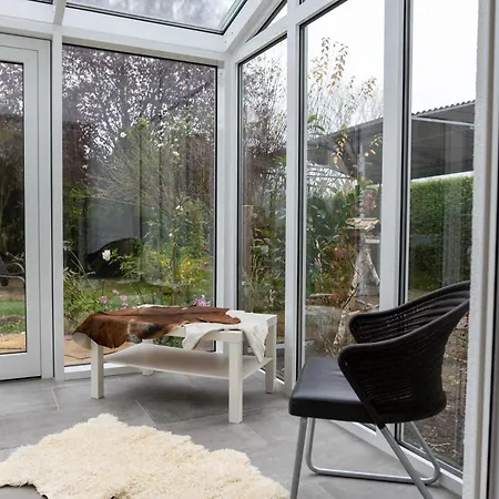 Ganzes In Mit Garage Und Fussbodenheizung Σπίτι διακοπών