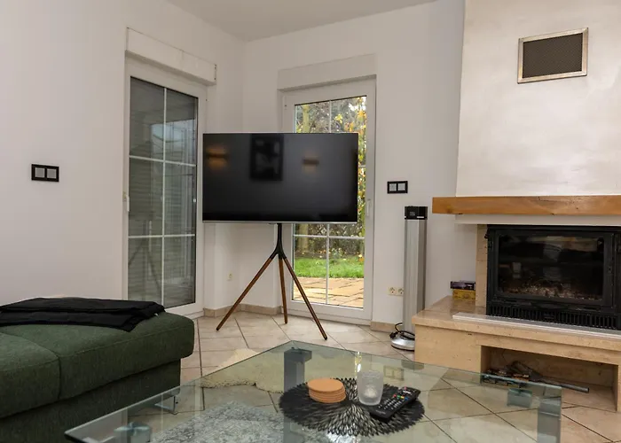 Holiday home Ganzes In Mit Garage Und Fussbodenheizung